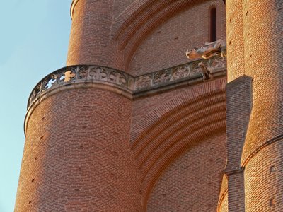 (dettaglio) del lavoro in mattoni della torre ovest da French School