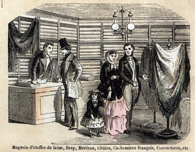 Descrizione dei vari usi e prodotti fatti dalla pecora: vista di un negozio di tessuti di lana e stoffe, lenzuola, cashmere. Tavola "Le pecore" in "Les Recreations instructives". Dipinto sinottico di Jules Delbruck, incisione del 1860. Collezione privata da French School