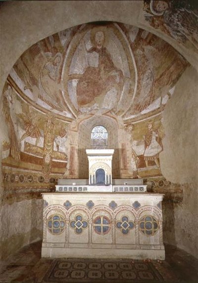 Vista interna del coro con Cristo in Maestà, la Crocifissione di Pietro e altre scene (affresco) da French School