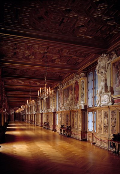 Vista interna della galleria di Francesco I a Fontainebleau. Intagli e murali della Scuola di Fontainebleau da French School