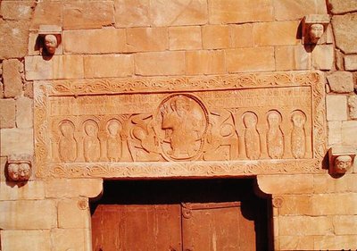 Architrave raffigurante Cristo circondato dagli Apostoli da French School
