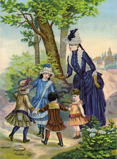 Madre con bambini che giocano in campagna da French School