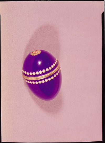Necessaire a forma di uovo, Sevres, 1775 da French School