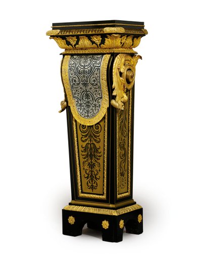 Uno di un paio di piedistalli Luigi XV in marqueterie, possibilmente commissionati da Claude-Francois Julliot, c.1750-60 da French School