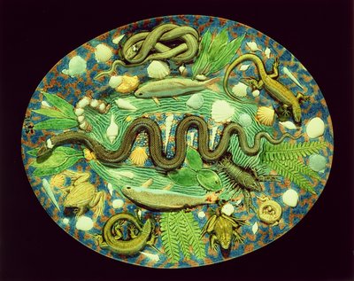 Piatto ovale con pesci e rettili, riproduzione di Bernard Palissy ware da French School