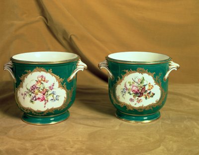 Coppia di refrigeratori di ghiaccio di Sèvres, dal Servizio di Federico V, 1758 da French School