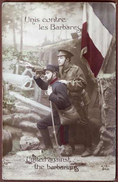 Cartolina patriottica della Prima Guerra Mondiale, raffigurante un soldato francese e uno inglese insieme, c.1915 da French School