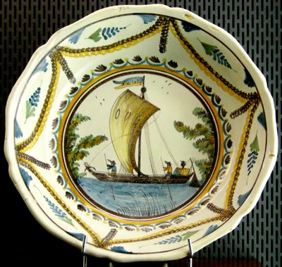Piatto raffigurante una barca a vela sulla Loira, Nevers da French School
