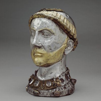 Reliquiario del busto di San Yrieix, c.1220-40 (argento dorato con cristallo di rocca, gemme e vetro) da French School