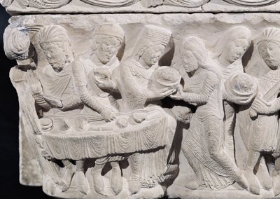 Salomè presenta la testa di San Giovanni Battista al banchetto di Erode, dettaglio da un rilievo su un capitello (dettaglio) da French School