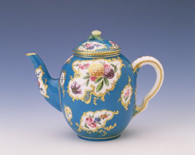 Teiera di Sèvres con fondo bleu celeste, 1766 da French School