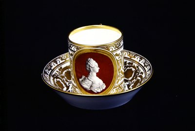 Tazza e Piattino di Sèvres con Effigie di Maria Antonietta, c.1773-4 da French School