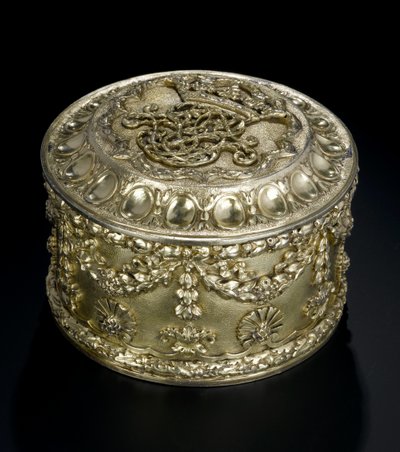 Scatola circolare in argento dorato con coperchio dal servizio da toeletta Lennoxlove, di proprietà di Frances Teresa Stewart, Duchessa di Richmond e Lennox: Francese, Parigi, saggiata tra aprile e settembre 1672 da French School