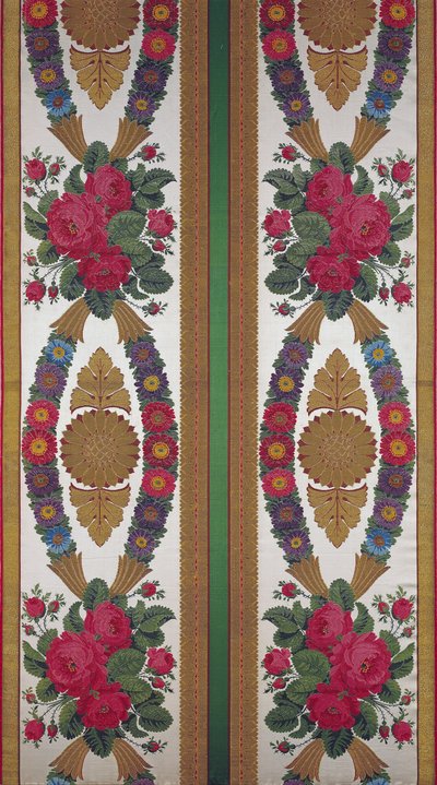 Tessuto con ghirlande di margherite e mazzi di rose di Cousin e Bony, Bissardon, Lione, 1811 (raso ricamato) da French School
