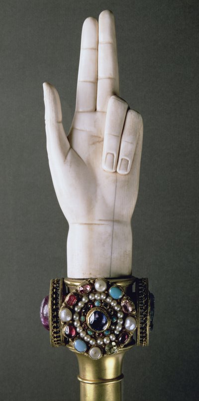 La Mano della Giustizia, dal Tesoro di St. Denis da French School