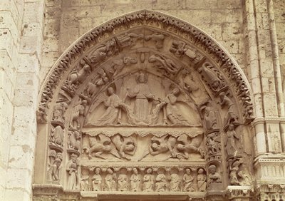 Il Portale Reale, porta nord, timpano che raffigura l