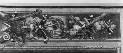 Arazzo delle Stagioni, bordo, strumenti musicali, c.1670, Manifattura dei Gobelins (dettaglio) da French School
