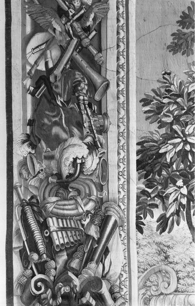 Arazzo delle Stagioni, bordo, strumenti musicali, c.1670, Manifattura dei Gobelins (dettaglio) da French School