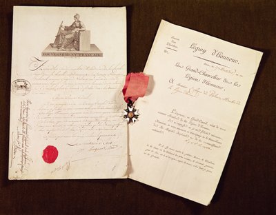 Documenti e medaglia della nomina a cavaliere della Legion d