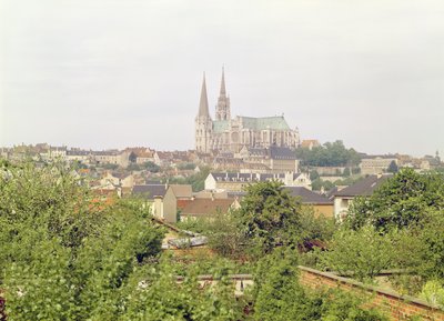 Vista della Cattedrale di Chartres, da sud-est, iniziata nel 1194 da French School
