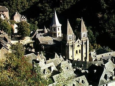 Veduta della Chiesa di St. Foy, costruita c.1140 da French School
