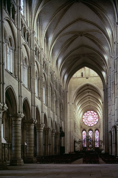Vista della navata verso est, completata c.1230 da French School