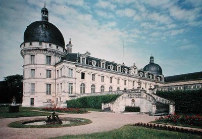 Vista della facciata nord-est e delle scale a doppio ritorno, edificio iniziato nel 1540 da French School