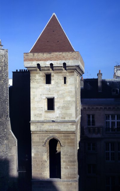 Veduta della Torre di Giovanni senza paura, costruita nel 1408 da Giovanni I di Borgogna detto Giovanni senza paura (1371-1419), a seguito dell