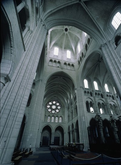 Vista della torre di attraversamento verso sud-ovest, completata c.1230 da French School