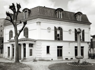 Veduta della facciata della Biblioteca Marmottan dal giardino, costruita 1880-1921 da French School