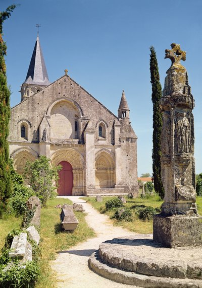 Veduta della facciata della Chiesa di San Pietro, 1150-75 da French School
