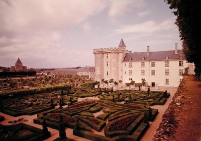 Vista del mastio e dei giardini da French School