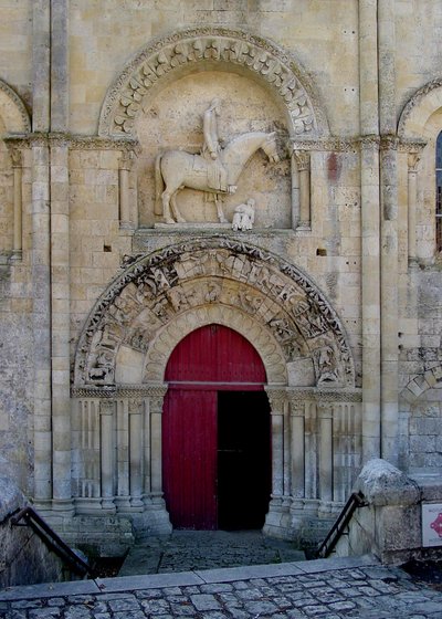 Veduta del portale nord della Chiesa di San Ilario da French School