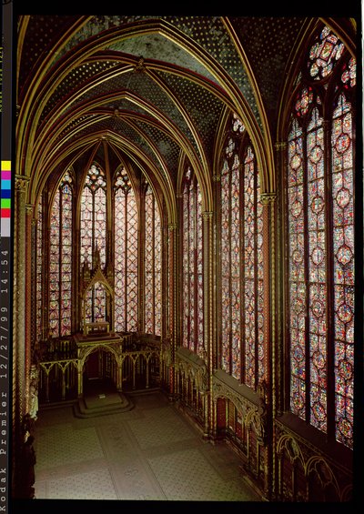 Vista delle vetrate nella cappella superiore, 1246-48 da French School