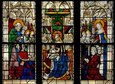Finestra E3 raffigurante la Vergine e il Bambino in trono: anche i donatori con i loro santi patroni (San Pietro e Santa Barbara) da French School