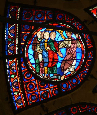 Finestra Ww raffigurante una scena del Giudizio Universale: anime che risorgono e vengono portate in cielo da French School