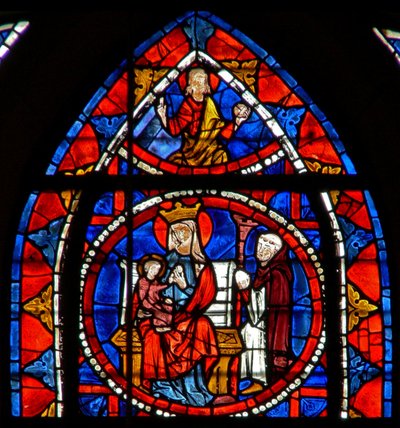 Finestra w109 raffigurante il Donatore inginocchiato davanti alla Vergine e al Bambino: Cristo in Gloria da French School