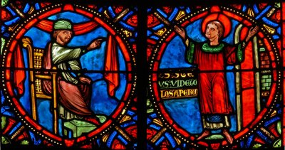 Finestra w10 raffigurante il Sommo Sacerdote che cerca di dissuadere San Stefano dal predicare (moderna) da French School
