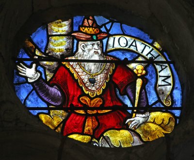 Finestra w3 raffigurante il re Joatham sull