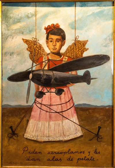 Chiedono aeroplani e ricevono ali di paglia. da Frida Kahlo