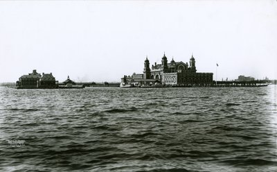 Ellis Island, porto di New York, 1903 da G.P. Hall und Sohn