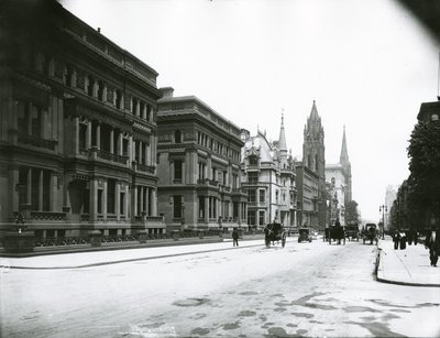 Fifth Avenue guardando a nord dalla 49th Street da G.P. Hall und Sohn