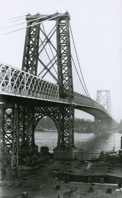 Ponte di Williamsburg sul Fiume East durante la costruzione, 1898 da G.P. Hall und Sohn