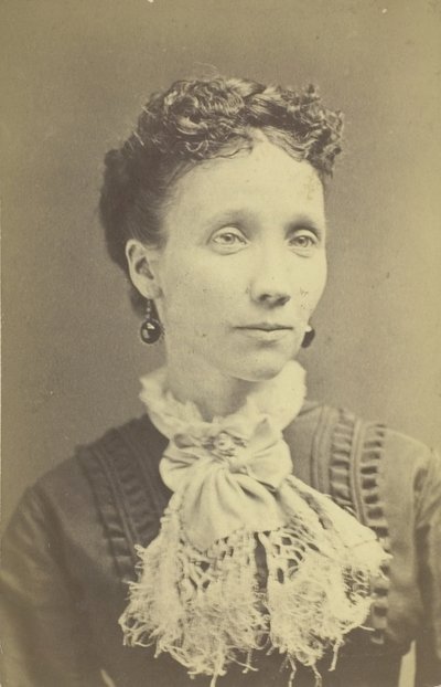 Ritratto senza titolo di donna da G. C. Gilchrest