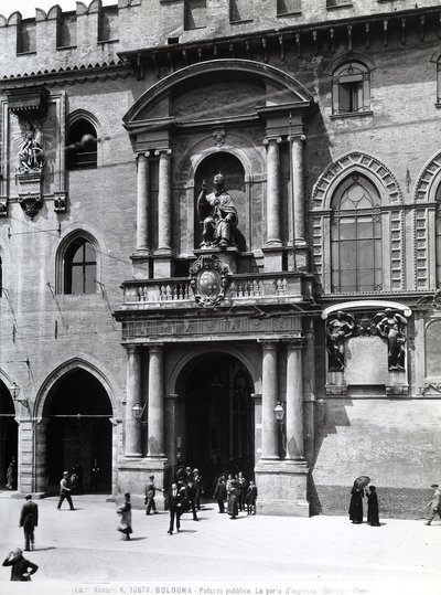 Vista del portale da Galeazzo and Tibaldi Alessi