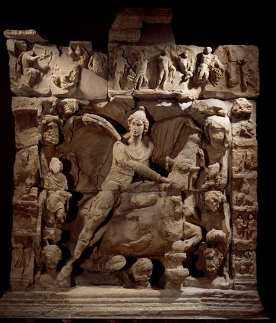 Arte Gallo-Romana: rilievo che raffigura Mithra, il dio della luce, con il toro. Da un tempio di Mithraeum. 50 a.C.-100 d.C. Metz, Museo delle Belle Arti da Gallo Roman