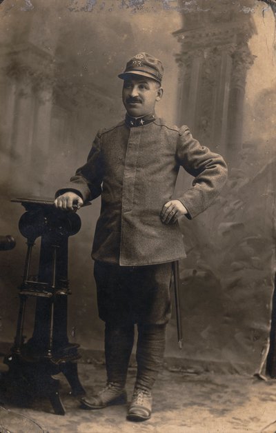 Album "The GM R. Army (World War I)": soldati del 23º Reggimento. Milizia Territoriale in uniforme da campagna da Gemmi Gemmi