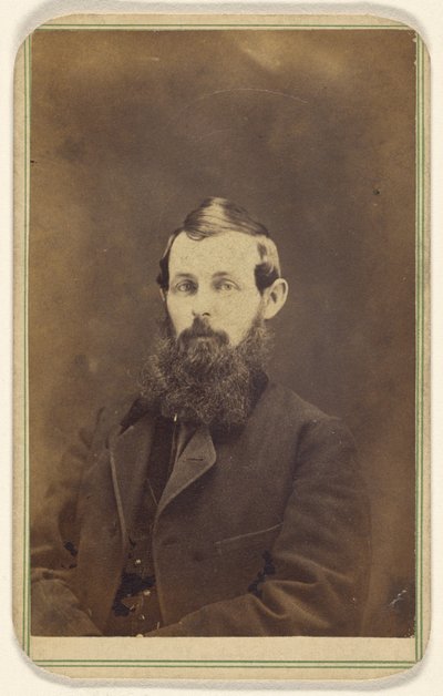 [Uomo non identificato con barba folta, seduto] da George A. Lenzi