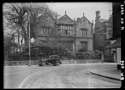 Manor Club, Manor Square, Otley, Leeds da George Bernard Wood