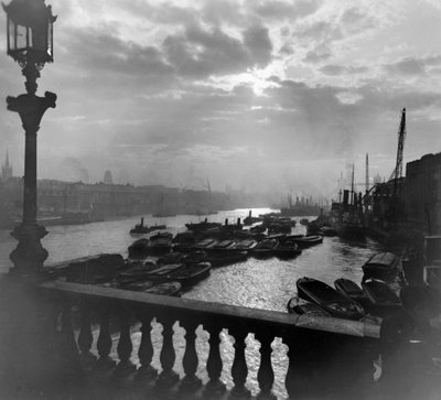 A valle del London Bridge da George Davison Reid
